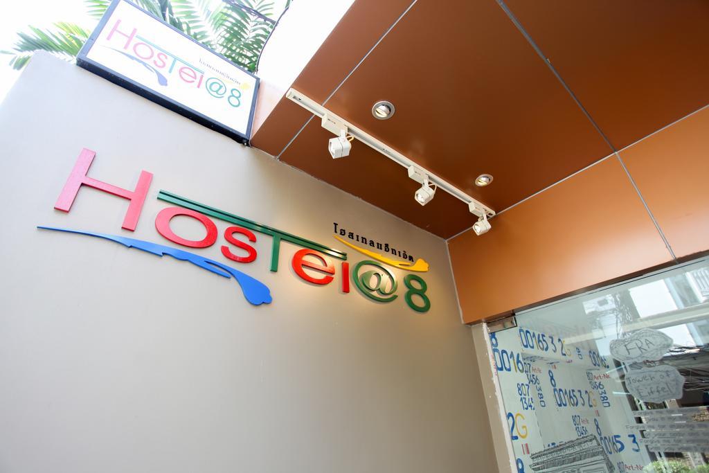 Hostel 8 Sukhumvit Soi 8 Bangkok Exterior photo